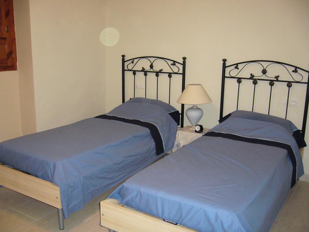 B&B Lasnavillasmm Montefrio Bagian luar foto